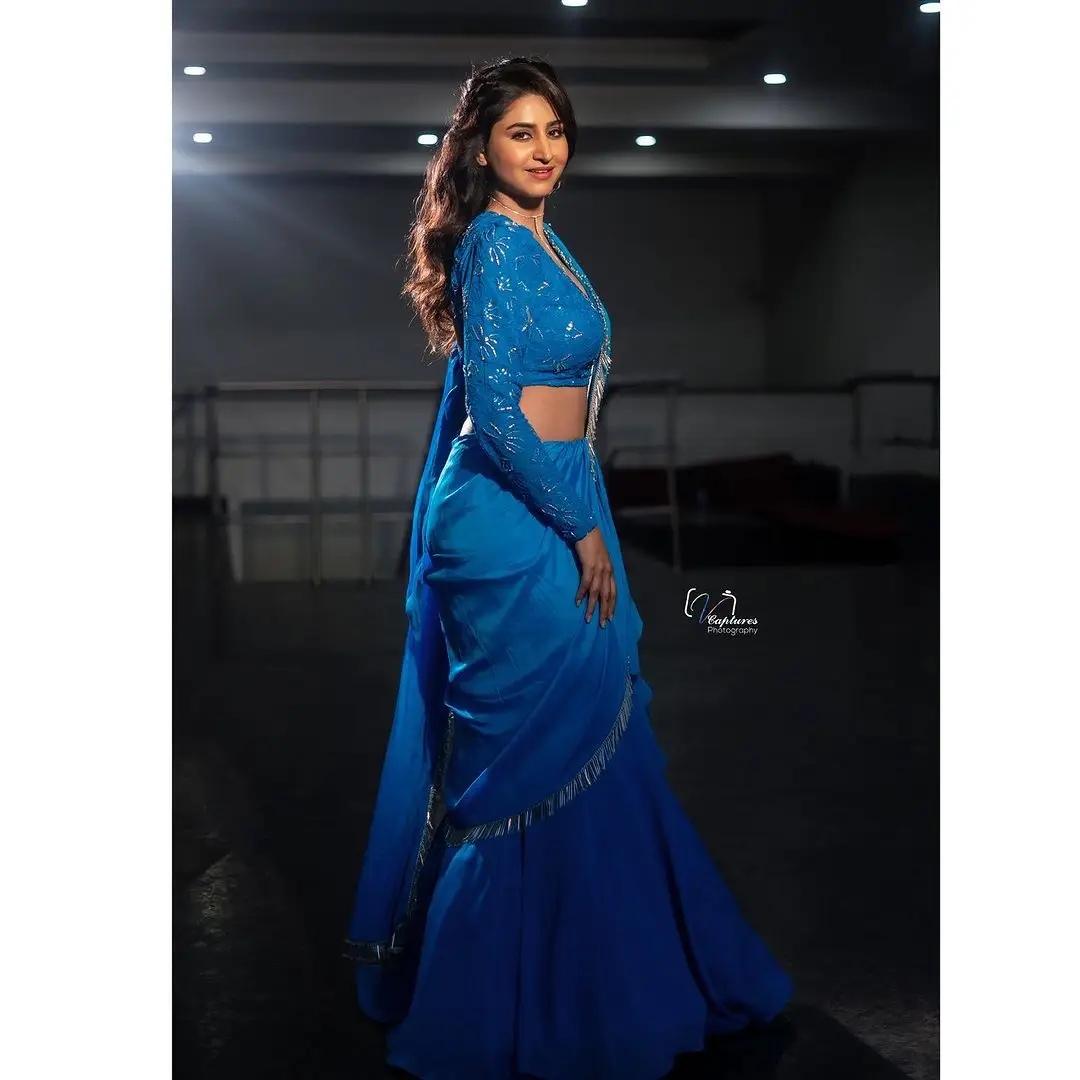 ETV ACTRESS VARSHINI SOUNDERAJAN IN BLUE SAREE BLOUSE 8